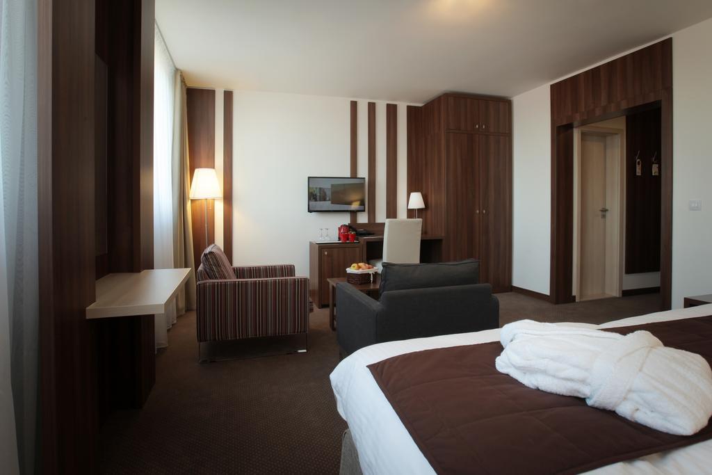 Hotel Metropol Spišská Nová Ves Chambre photo