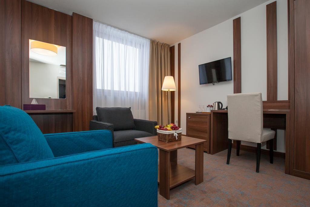 Hotel Metropol Spišská Nová Ves Extérieur photo